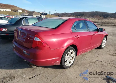 2010 Ford Fusion Se z USA, uszkodzony, nr VIN 3FAHP0HA8AR131552